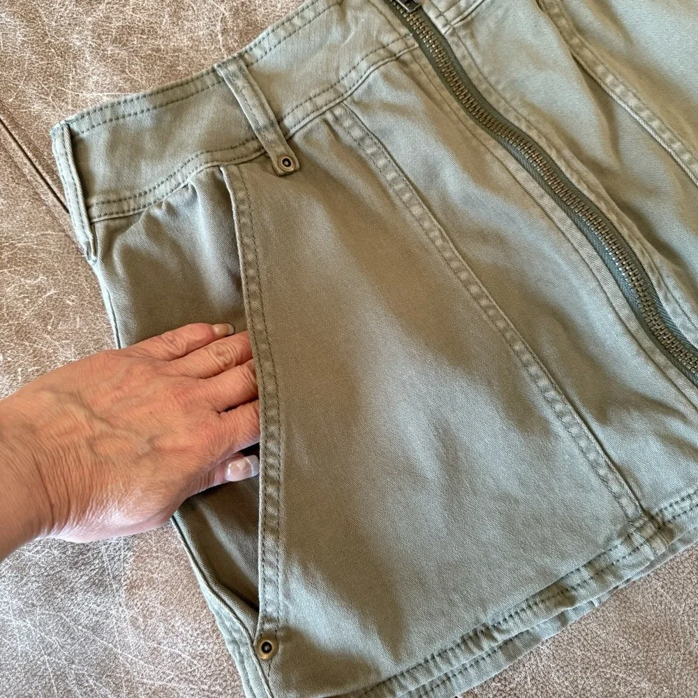 Free People Too Cool Military‎ Utility Mini Skirt Olive Zip Front Festival 6